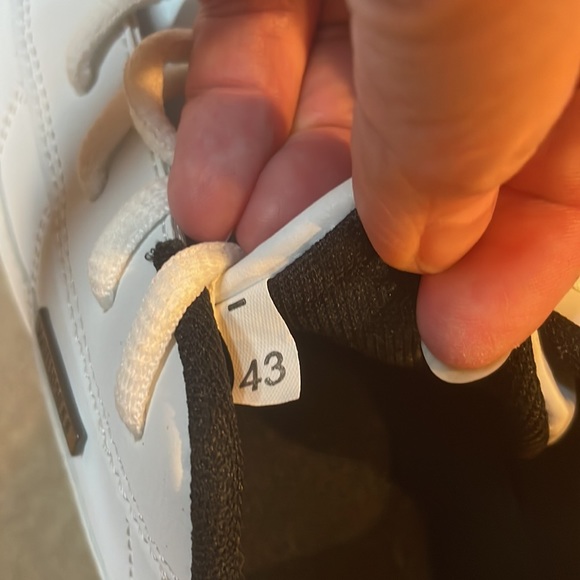 Brand New Fashion Sneakers - Picture 6 of 10